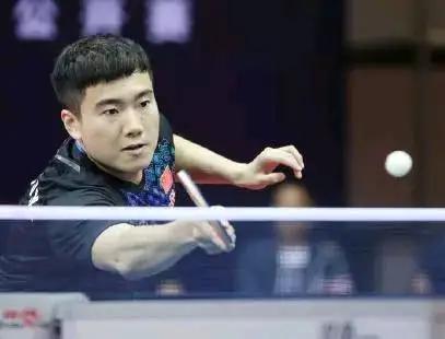 由前锋在侧 由前锋在侧