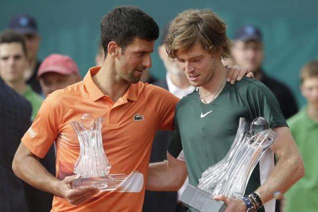 阿斯特在离 阿斯特在离